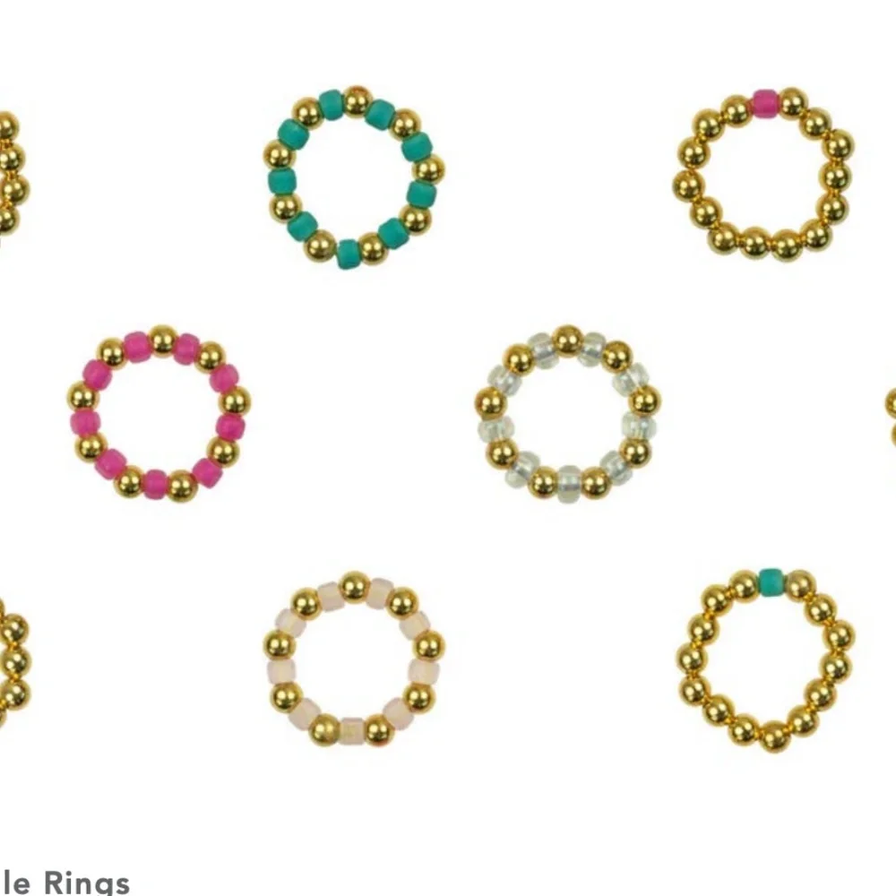 New 34 pc Bead Stretch Rings with‎ Display